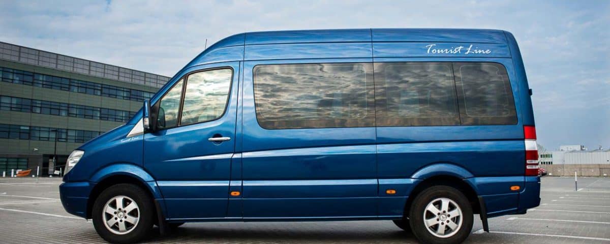 wynajem busa z kierowcą mercedes sprinter 8 osób + kierowca bok
