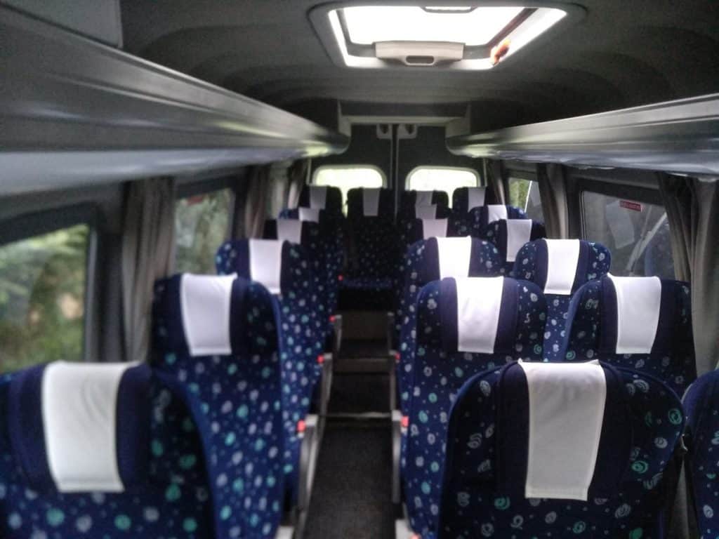 wynajem busa z kierowcą