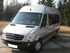 wynajem busa z kierowcą mercedes sprinter 20+1 przód