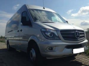 wynajem busa z kierowcą mercedes sprinter 20+1 przód