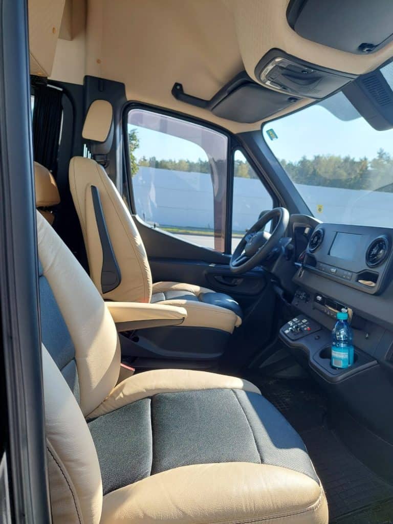 Wynajem busów Warszawa Dar-Trans bus Mercedes Sprinter