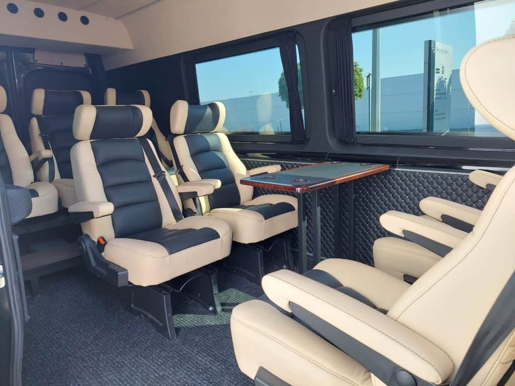 Wynajem busów Warszawa Dar-Trans bus Mercedes Sprinter