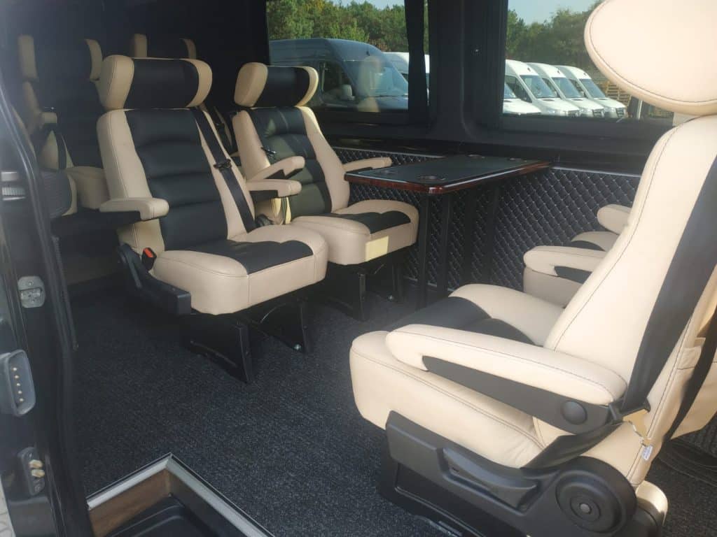 Wynajem busów Warszawa Dar-Trans bus Mercedes Sprinter