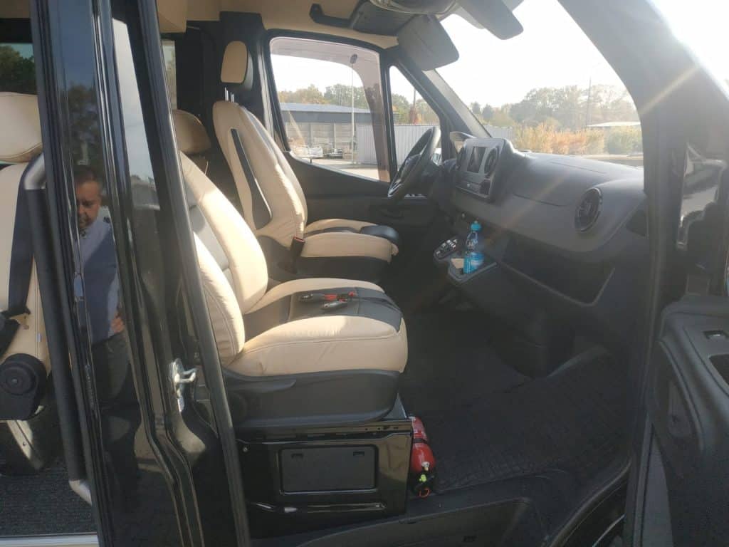 Wynajem busów Warszawa Dar-Trans bus Mercedes Sprinter