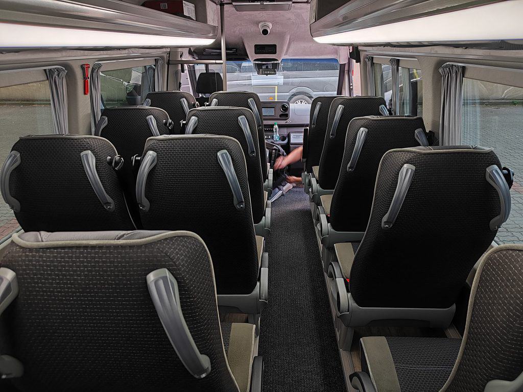 Mercedes Sprinter 22+1+kierowca srodek2