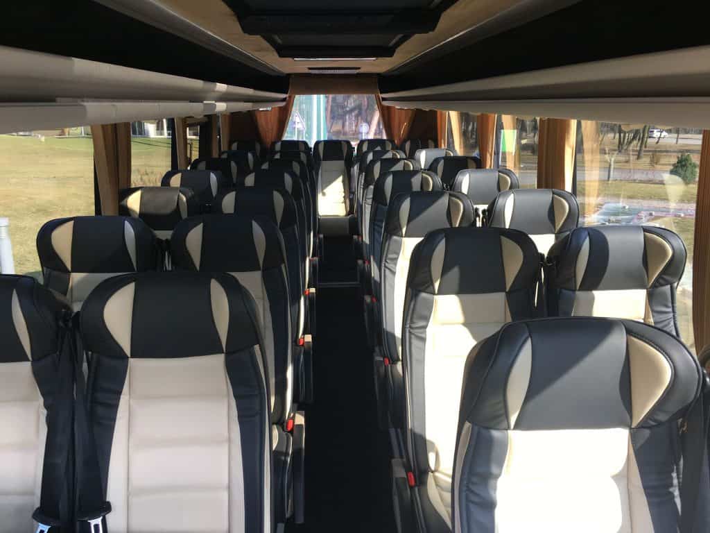 wynajem iveco 30 osob srodek