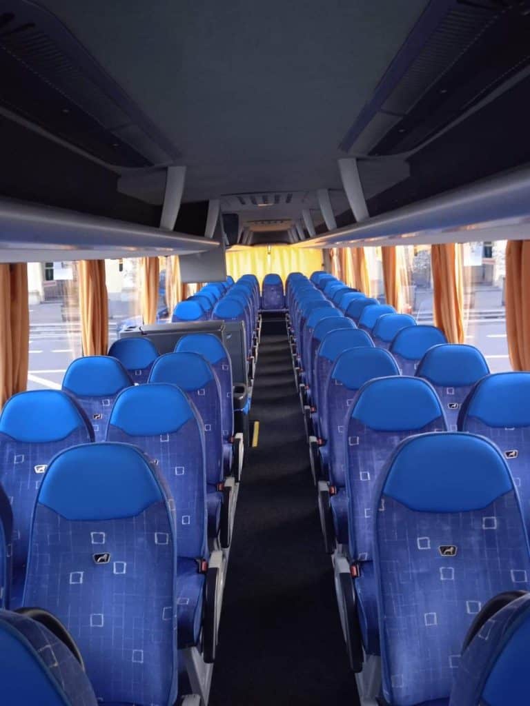 Wynajem autokaru Man 55 osób + 1 + kierowca środek