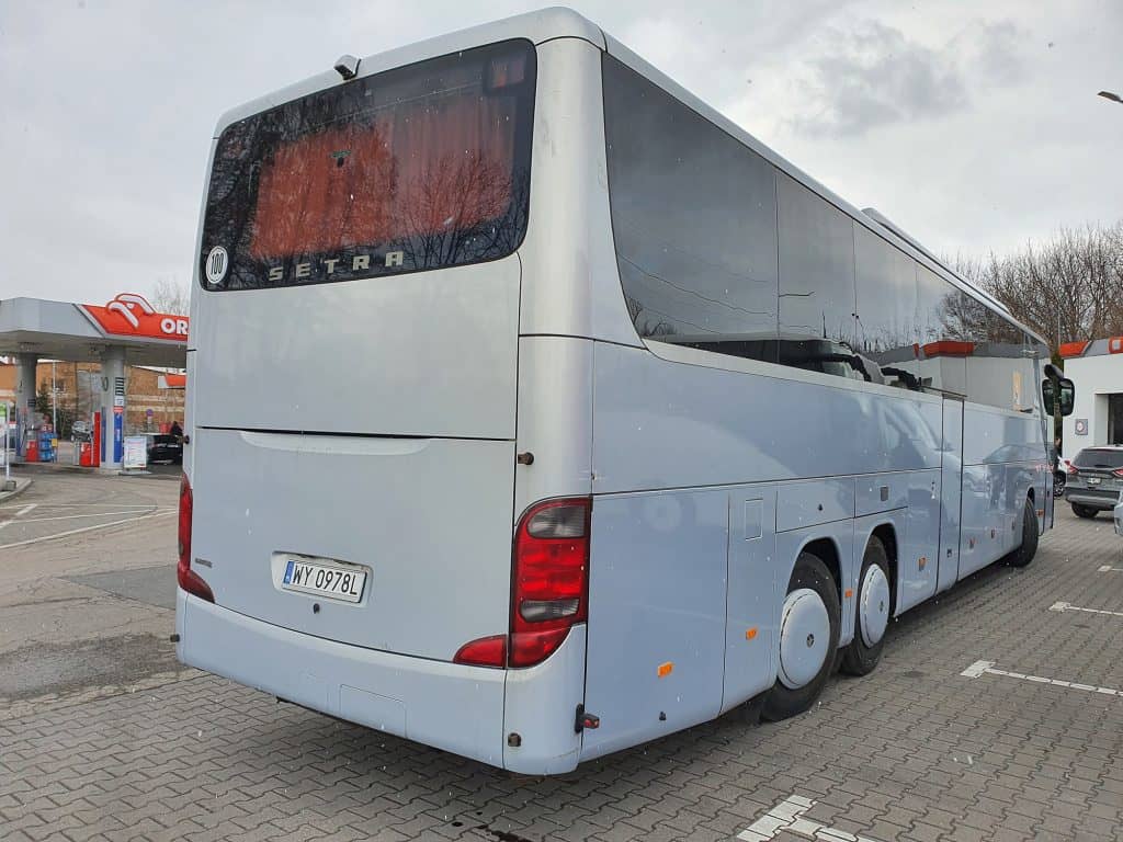 Wynajem autokaru Setra 59 osób + kierowca tył