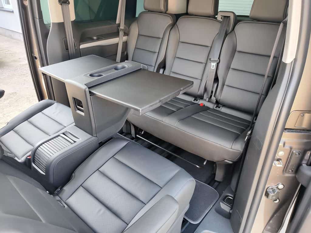 Wynajem busów Toyota Proace tylna kanapa