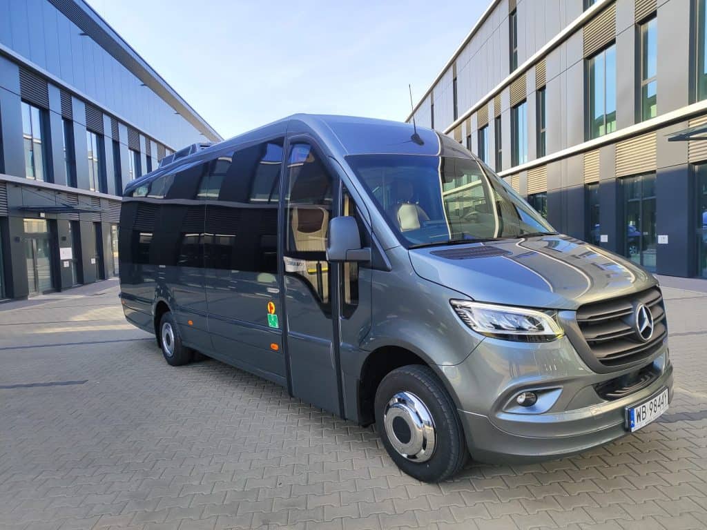 Wynajem busów Mercedes Sprinter 20 osób + kierowca