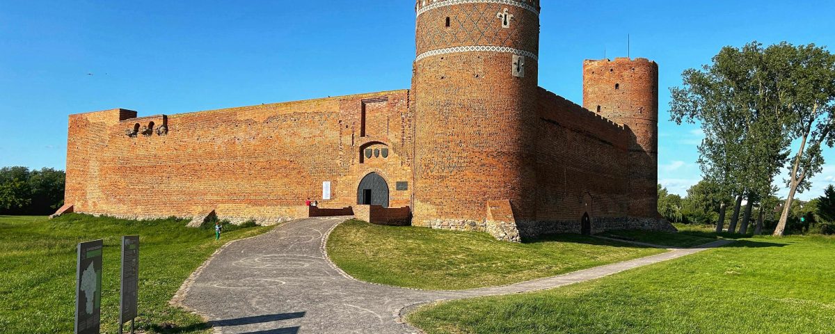 wynajem busa z kierowcą na wycieczkę w okolice Warszawy