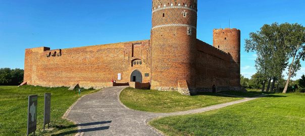 wynajem busa z kierowcą na wycieczkę w okolice Warszawy
